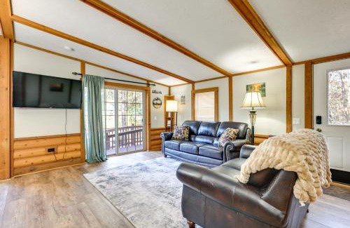 Krakow House | Fire Pit Family-Friendly Cabin in Gillett!