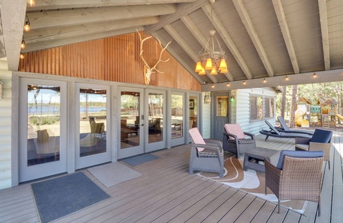 Pinetop-Lakeside Cottage | Fire Pit & Grill: Waterfront Cabin in Lakeside!