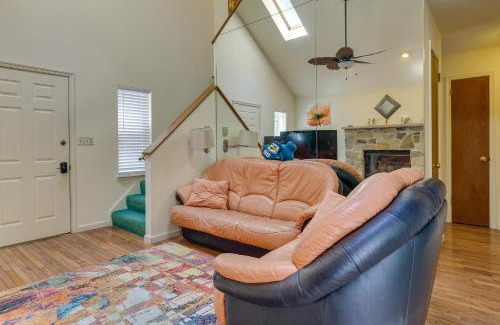 Thornhurst House | Fire Pit, Kayak and Gas Grill Pocono Lake Home!
