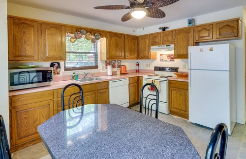 Thornhurst Cottage | Fire Pit, Kayak & Gas Grill: Pocono Lake Home!