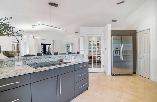 Palmetto Bay Villa | FirePit/Beach/Basketball/LuxuryVilla