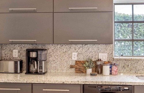 Palmetto Bay Villa | FirePit/Beach/Basketball/LuxuryVilla