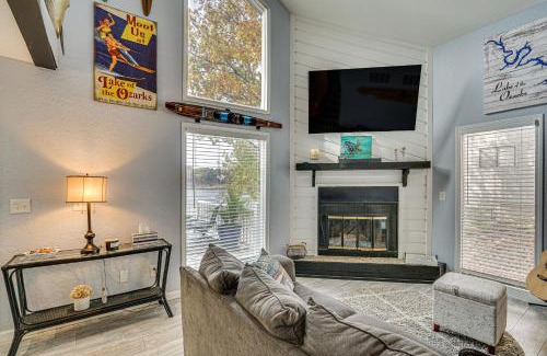 Lake Ozark House | Fireplace, Deck and Grill Lake Ozark Family Retreat
