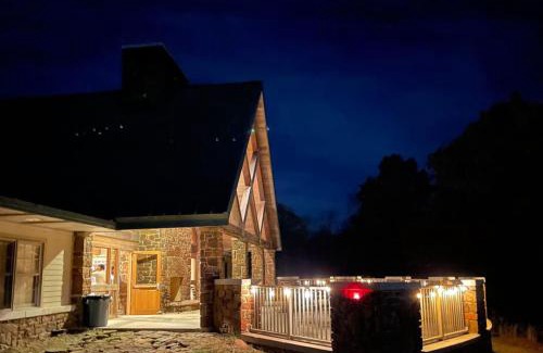 Cecil House | Fireside Lodge at Lost Trails