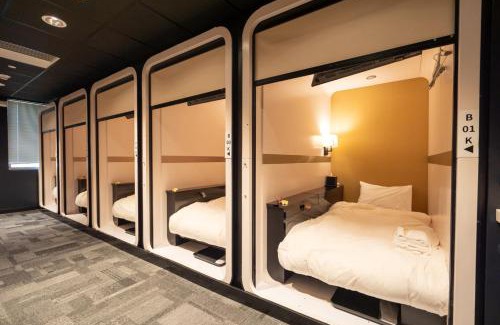 Waikiki Hotel | First Cabin International Hawaii
