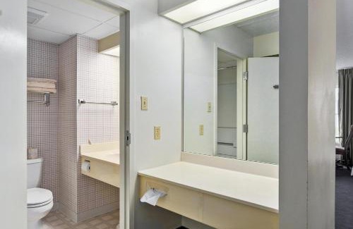 North East House | First Floor East Standard Deluxe