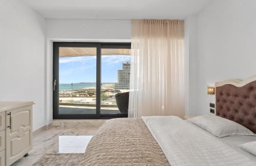 Constanta Apartment | First Residence & Parking
