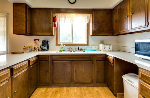 Devils Lake House | Fish Camp Lodging