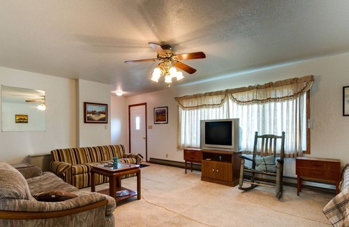 Devils Lake House | Fish Camp Lodging