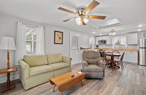 Chincoteague House | Fisherman's Cottage - Charming cottage close to town!