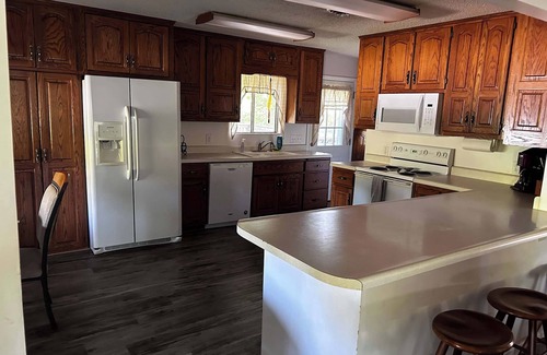 Clinton House | Fisherman's Roost by Bucksaw Marina, Truman Lake