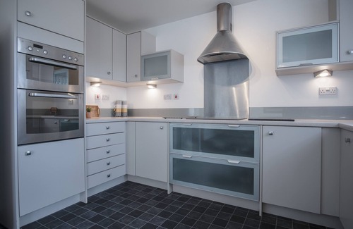 Castle Apartment | Fisherman's Way - 2 Bed Apt - SA1 Swansea