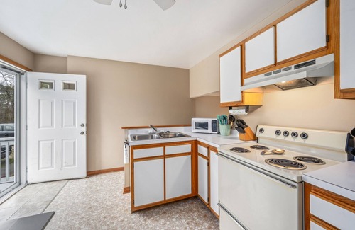 Deep Hole House | Fishhook Hideaway - Adorable AND Affordable!