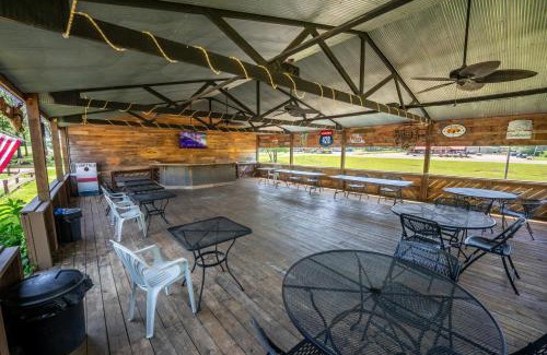Buchanan House | Fishtale Lodge Cabins