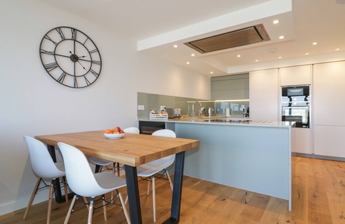Newquay Cottage | Fistral Watch
