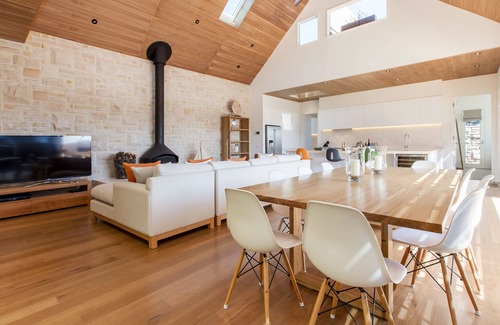 Sorrento House | Five bed stunning beach house, with pool, best family location (sleeps10)