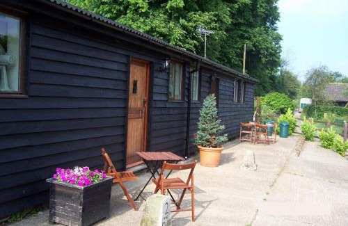 Elmsted Apartment | Five Cottages in AONB and a Hobbit House!