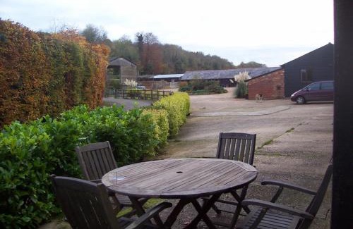 Elmsted Apartment | Five Cottages in AONB and a Hobbit House!