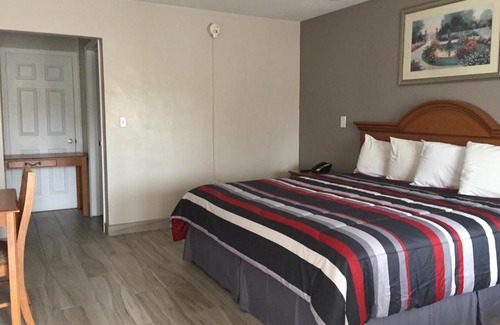 Indian Beach Sapphire Shores Hotel | Flamingo Inn