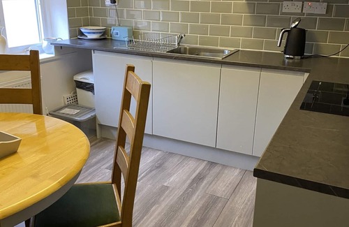 Dalston Apartment | Flat 1 22 the square Dalston homely