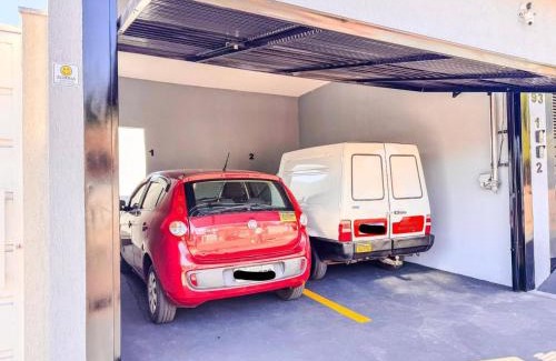 Ourinhos House | Flat em charmoso residencial, ar cond e vaga