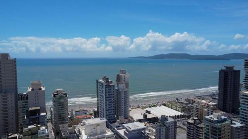 Andorinha Apartment | Flat no Coração de Meia Praia em Itapema