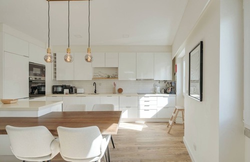 Restelo Apartment | Flat w/Balcony and Workspace by HostWise