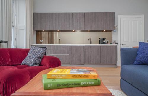 West End Apartment | Flat with Majestic views in West End Wonderland