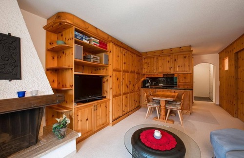 Soerenberg Apartment | Flat with Swiss stone pine and mountain view