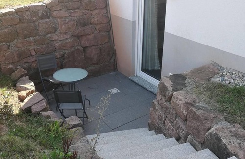 Altburg Apartment | Flat with terrace, barbecue and garden