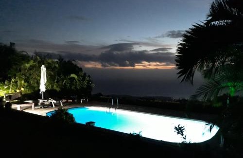 Le Portail Villa | Fleur de Canne