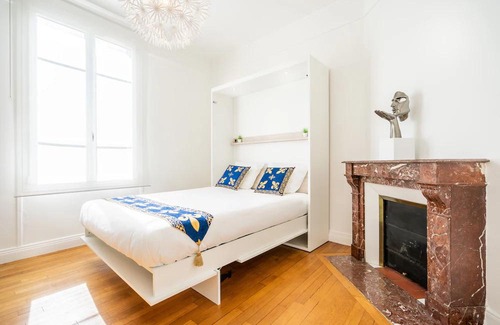 Hincmar Apartment | ⚜ Fleur de Lys ⚜