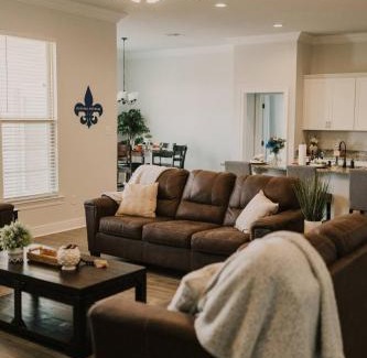 Lake Charles House | Flexible Stays Clean & Comfy Ideal For Worker