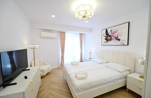 Selimbar Apartment | FLH - SIBIU - The Evolution LUXURY Apt - 2 Bedrooms, 1 Livingroom, 2BA with 3 ACs Units and Panoramic view - Sleeps 6 - Shopping City Mall