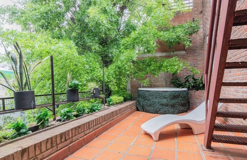 Palermo House | Fliphaus + Villa Salvador 4600 - 5 Bd Unique Villa Pool & BBQ Plaza Armenia
