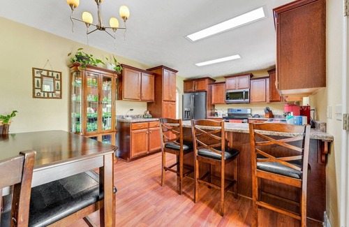 Flippin House | Flippin Haven: Spacious & Cozy Retreat 3 Bedroom Home by RedAwning