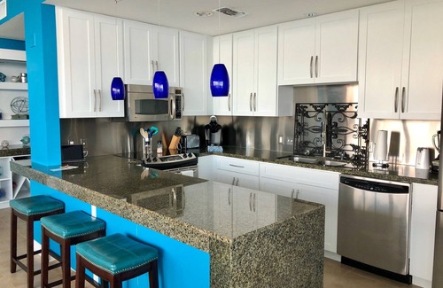 Biloxi Condo | Floor To Ceiling Windows Overlook The Gulf of America's Pristine White Beaches