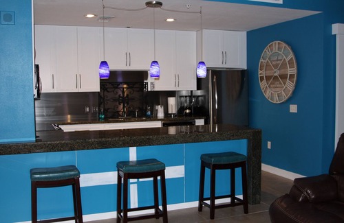 Biloxi Condo | Floor To Ceiling Windows Overlook The Gulf of America's Pristine White Beaches