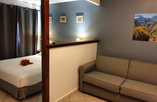 Etang Sale Les Bains Hotel | Floralys Hotel