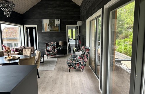 Strand Municipality House | Flott hytte på Bersagel nær sjø