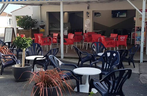 LʼAiguillon-sur-Mer House | Flower Camping Le Pré des Sables * - Mobile home Premium 3 bedrooms 37m2 - 2 bathrooms + TV 6 persons