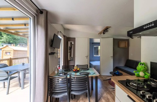 Le Ru House | Flower Camping Port de la Chaîne * - Homeflower Premium 29m2 (2 bedrooms) Terrace + TV + SEA VIEW 4 people