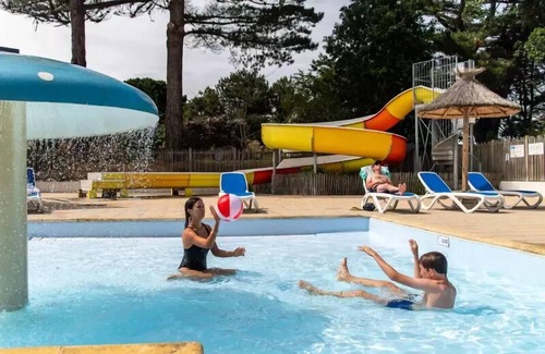 Le Ru House | Flower Camping Port de la Chaîne * - Homeflower Premium 29m2 (2 bedrooms) Terrace + TV + SEA VIEW 4 people