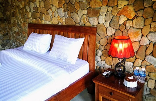Krong Kaeb Hotel | Flower Garden Cabin