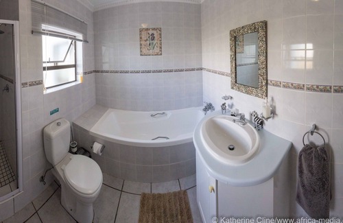 Mossel Bay Bed & Breakfast | Fly me to the Moon Guest House