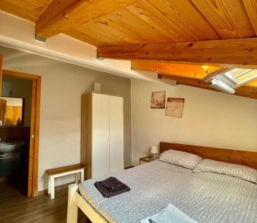 Piana degli Albanesi House | Flyhouse PARCHEGGIO AUTO BICI GRATUITO