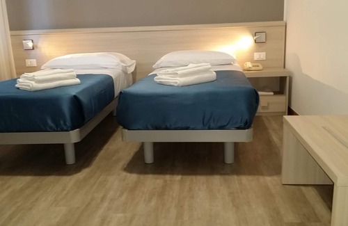 San Maurizio Canavese Hotel | Flying Hotel