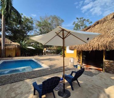 Melgar Villa | Fm Luxury villa Arquitectura tipo yakarta con Playa artificial y Cinema al aire libre