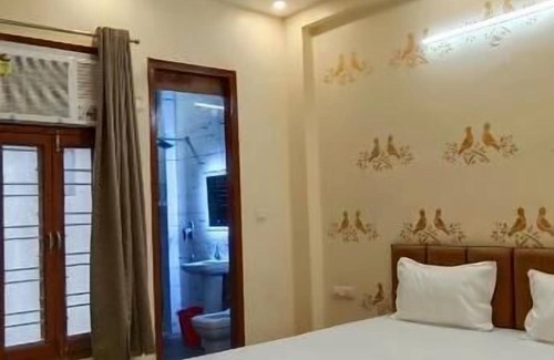 Noida House | FNG GUEST HOUSE