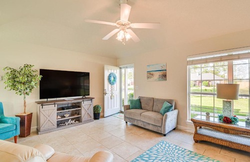 Foley House | Foley Getaway with Fenced Yard - 13 Mi to Beaches!